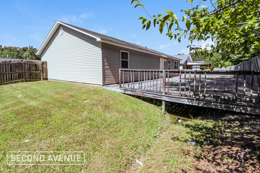 Building Photo - 209 Spring Branch Dr