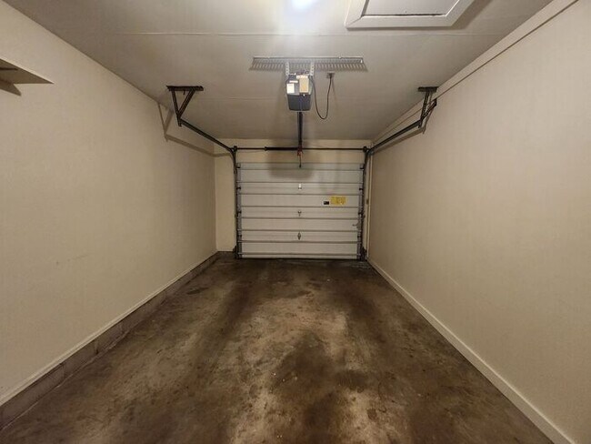 Building Photo - $99 Mother's Day Special - Large 3 Bedroom, 2 Baths and *Pets Welcome!!!