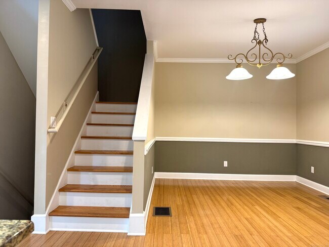 Building Photo - 776 Quinnipiac Ave