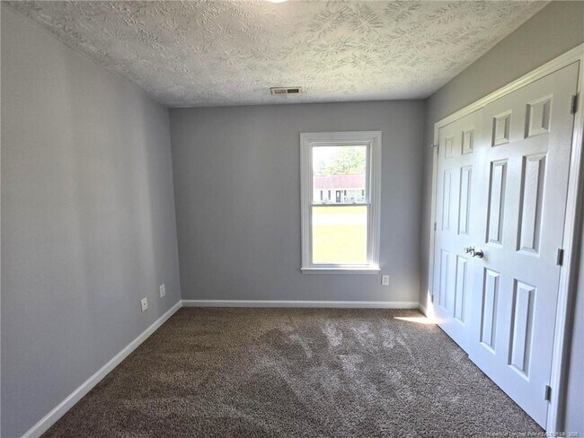 Building Photo - 5004 Paulsun Dr