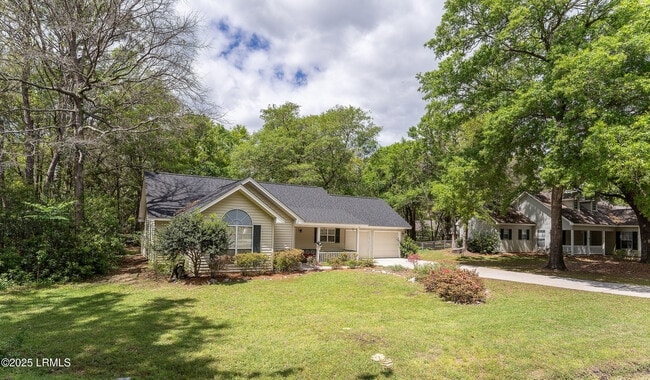 Building Photo - 18 Le Moyne Dr