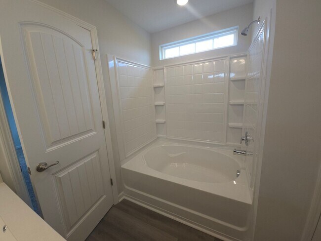 Building Photo - 101 Fenway St