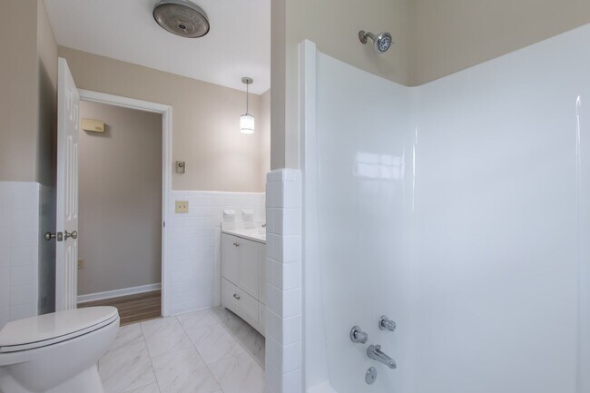 Building Photo - ONE YEAR LEASE WITH POSSIBLE LEASE PURCHAS...