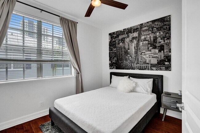 Building Photo - 446 NE 2nd Ave