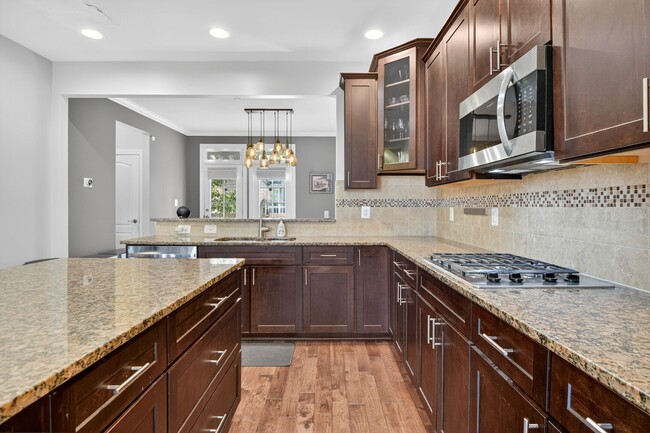 Building Photo - 7902 Yellowstone Way