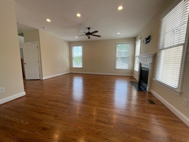 Building Photo - 102 LittleBranch Trail