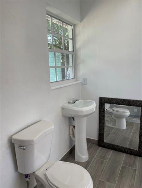 Building Photo - 3907 SW 59th Ave