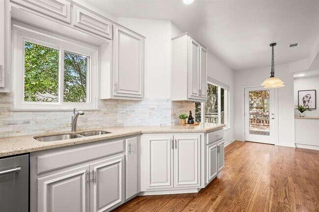 Building Photo - 4906 Bobcat Dr