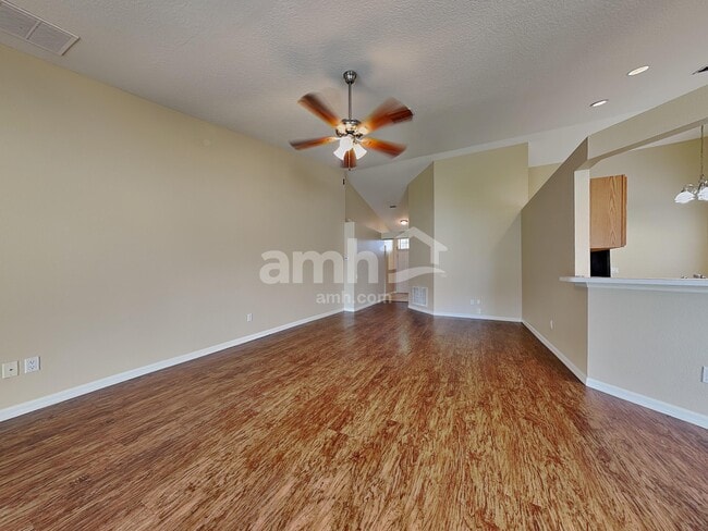 Building Photo - 29630 Morningmist Dr