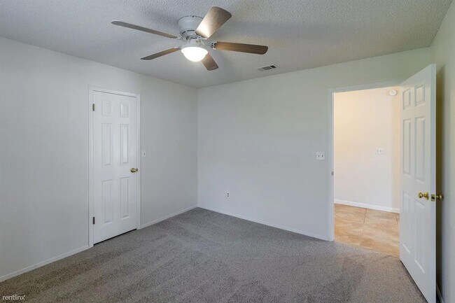 Building Photo - 6707 Carisbrooke Ln
