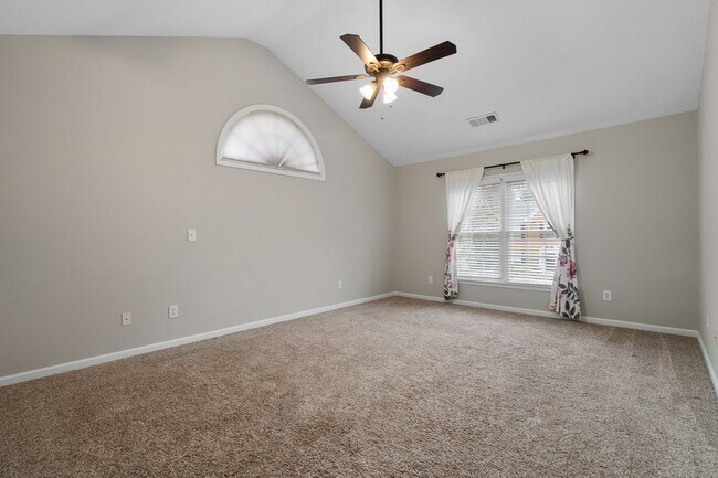 Building Photo - Spacious 4-Bedroom Two-Story Home in Dunwo...