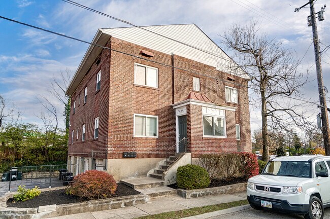 Building Photo - 6110 Webbland Plz
