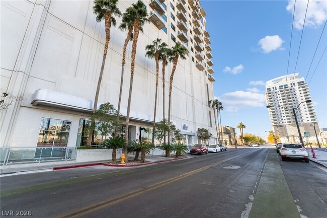 Building Photo - 900 S Las Vegas Blvd