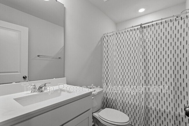 Building Photo - 1723 Chirping Trl