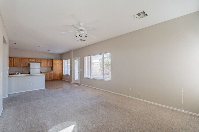 Building Photo - large 3 bedroom home for rent