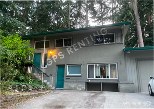 Building Photo - Eastgate Bellevue -3 Bed upper unit with l...