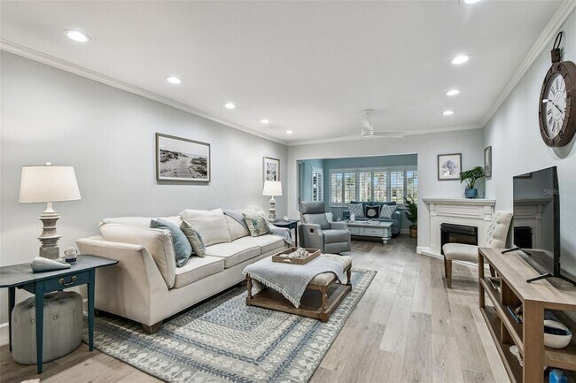 Building Photo - 8 Glencoe Pl