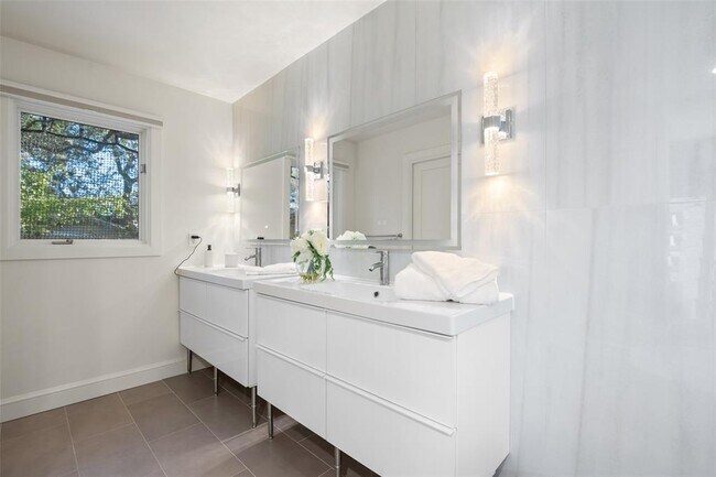 Building Photo - 7603 Rustling Cove