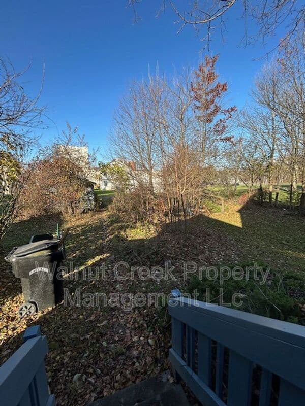 Building Photo - 561 Irondale St