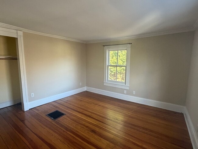 Building Photo - 5826 Railroad Ave