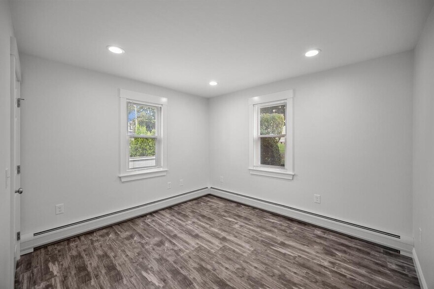 Building Photo - 5 Goulart Ave