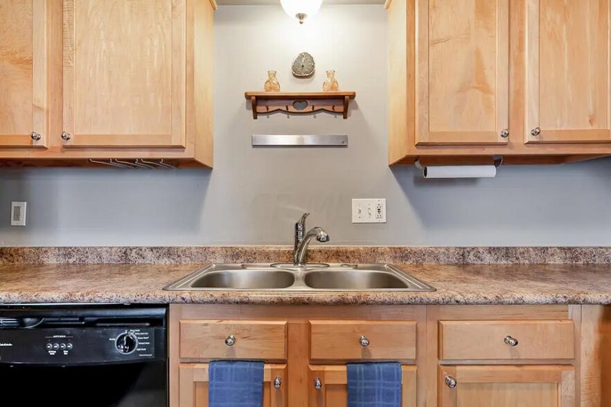 Kitchen - 4819 Middletowne St