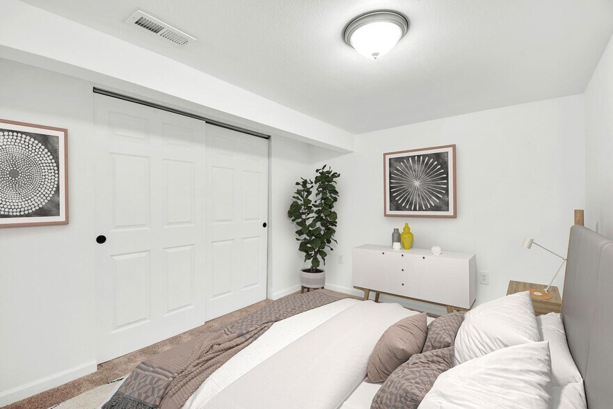 Building Photo - Move-in-ready Park Hill home with oversize...