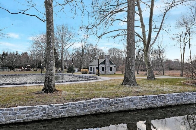 Building Photo - 779 Monet Dr