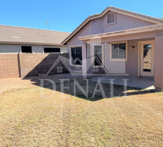 Building Photo - 8736 E Nido Cir