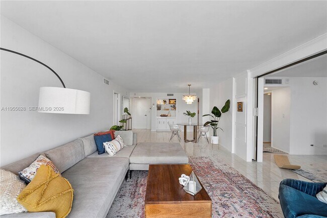 Building Photo - 6039 Collins Ave