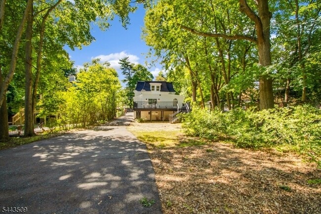 Building Photo - 58 Ridgeway Ave