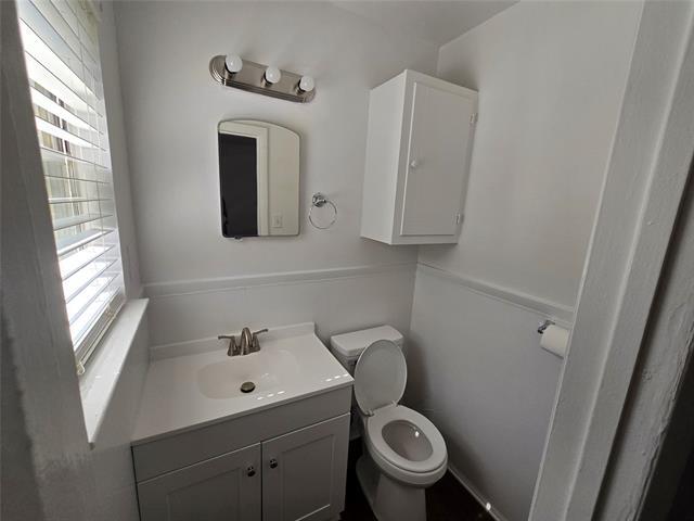 Building Photo - 1806 Friar Tuck Dr