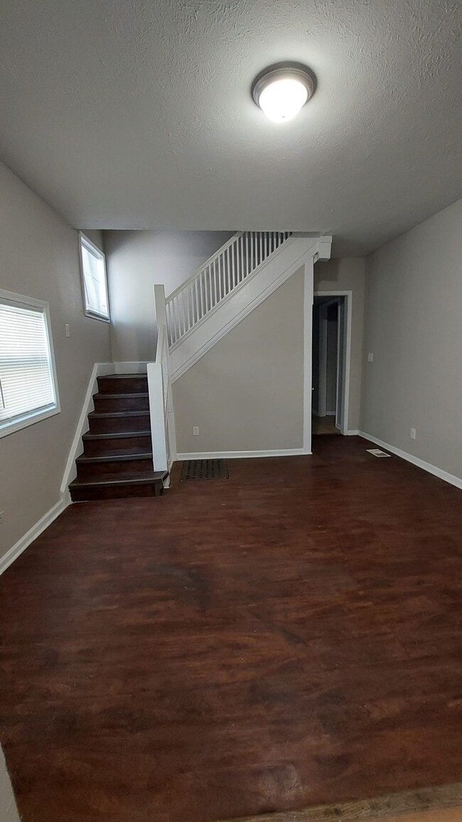 Building Photo - Duplex