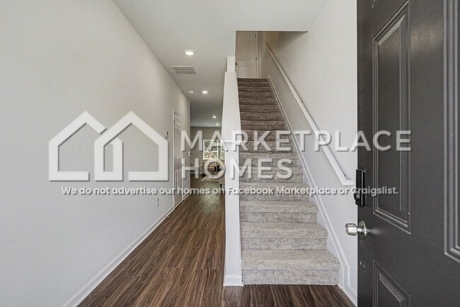 Building Photo - 476 Oakwood Dr NW