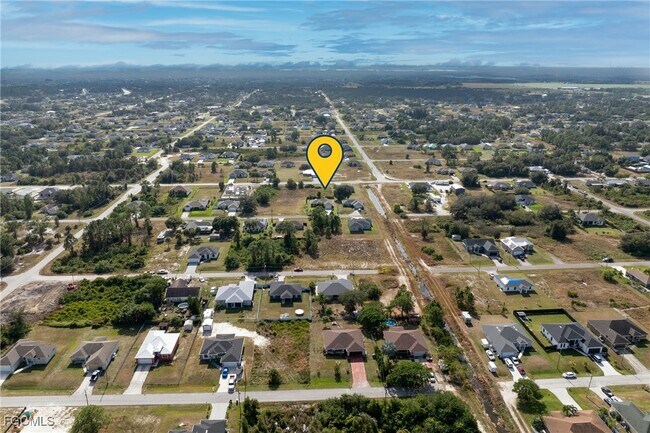 Building Photo - 2613 39th St SW