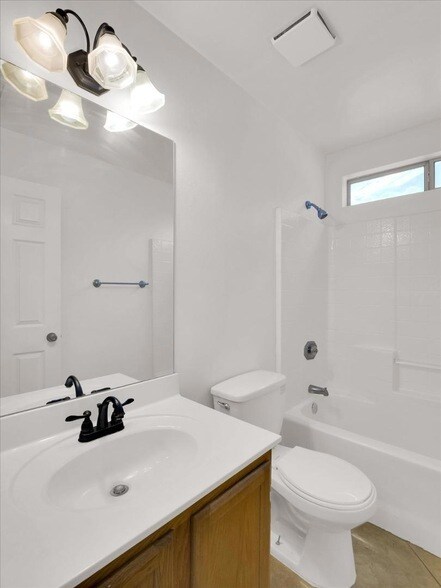 Building Photo - 13620 N 82nd Ln