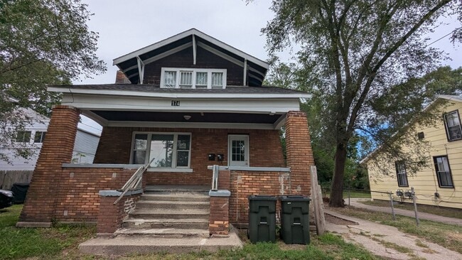 Primary Photo - 174 E Isabella Ave