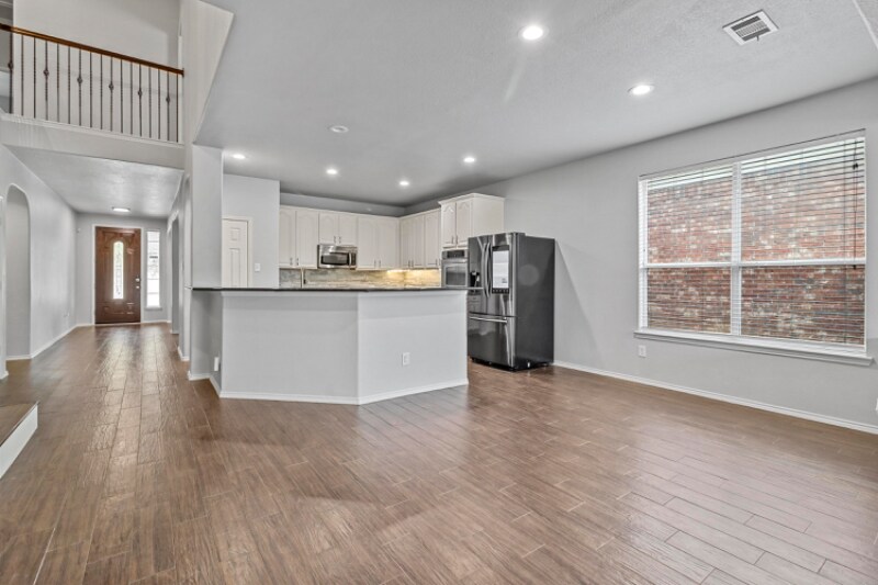 Building Photo - 5209 Memorial Dr
