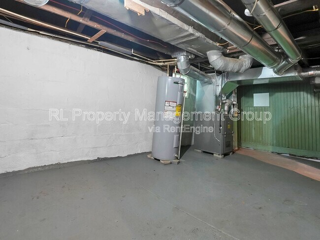 Building Photo - 914 Lockbourne Rd