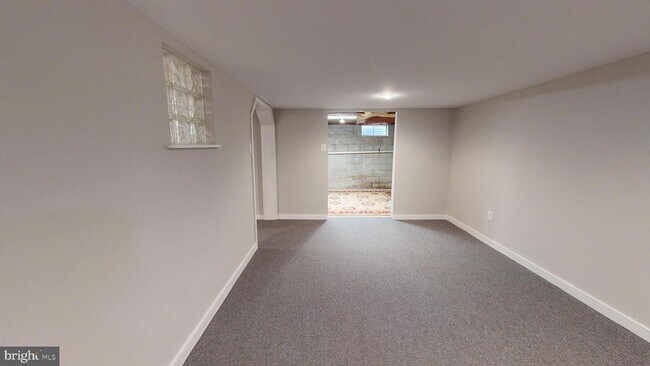 Building Photo - 72 Whethersfield Cir