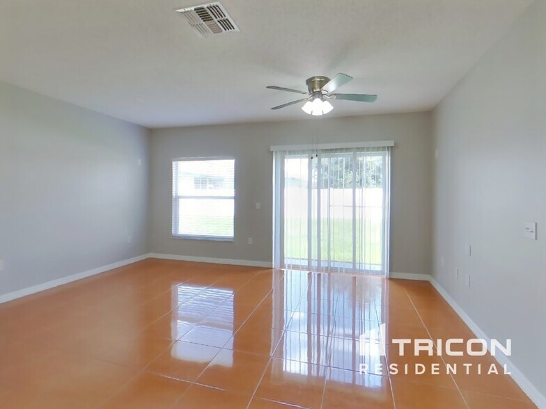 Building Photo - 1040 Dudley Dr