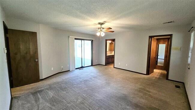 Building Photo - 4009 Cherry Hill Ln