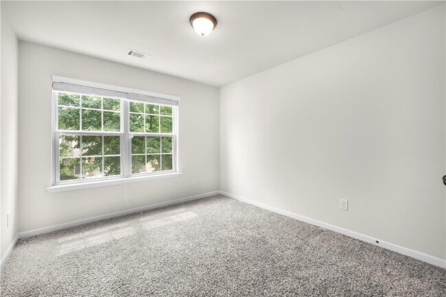Building Photo - 2708 Morgan Glen Rd NE