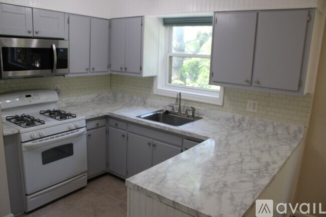 Building Photo - 9422 Adelphi Rd