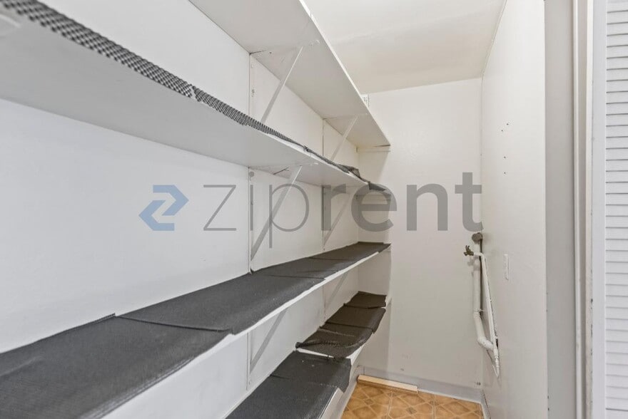 Building Photo - Unit 378