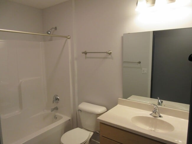 Building Photo - 430