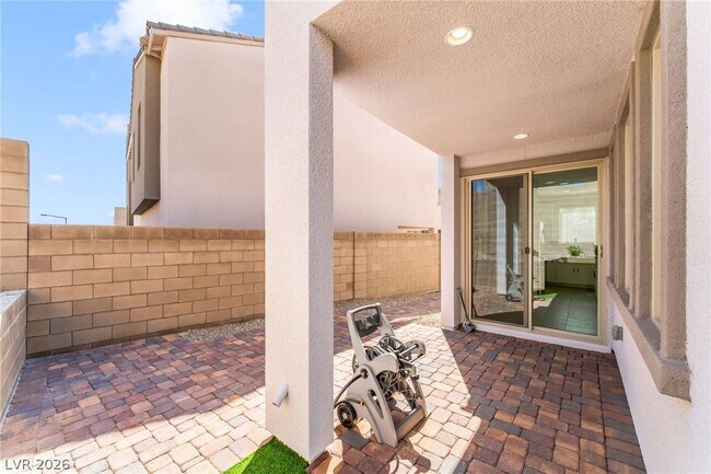 Building Photo - 11676 Golden Oriole Ave