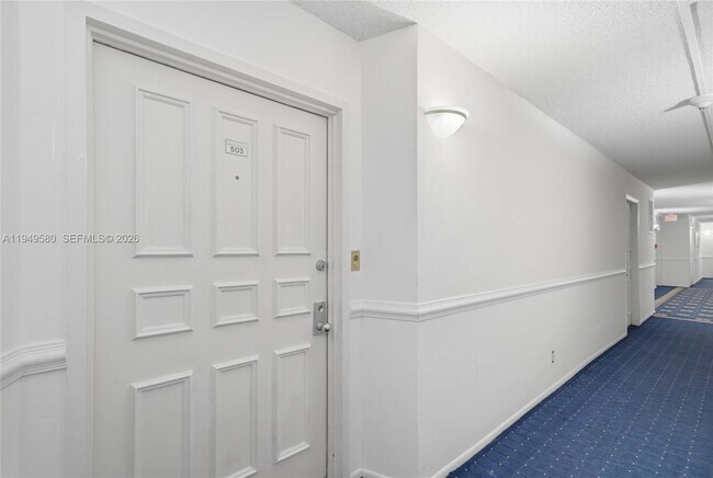 Building Photo - 2100 S Ocean Ln