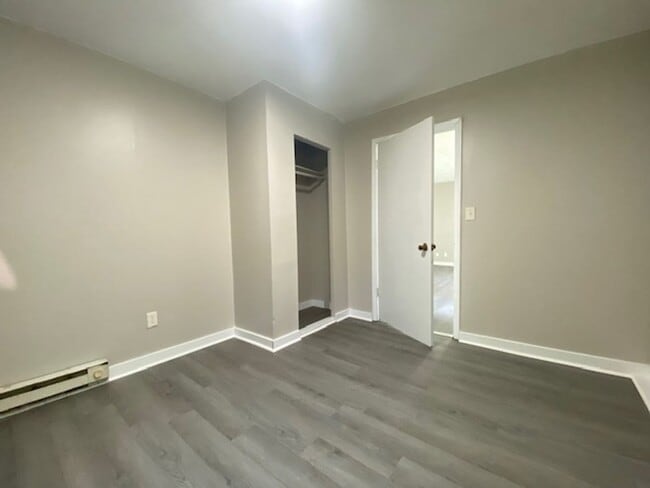 Building Photo - Two bedroom one bathroom single home in Sp...