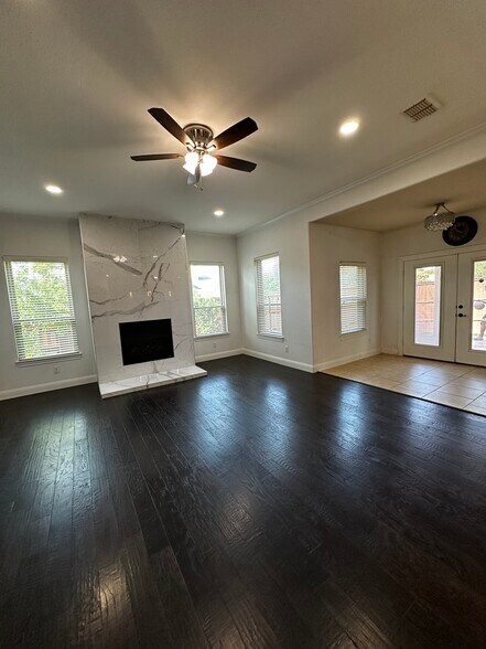 Building Photo - 13172 Deep River Dr